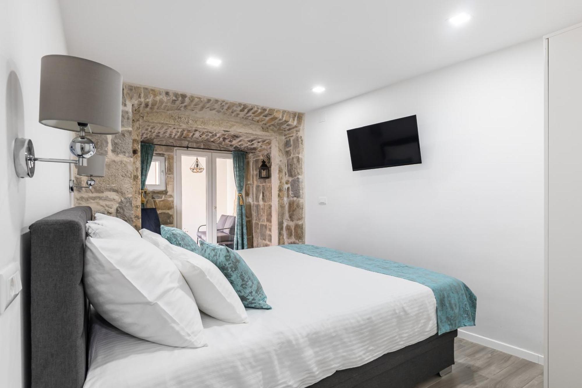 Heritage Apartman Geza In Centar With Private Parking Kaštela Zewnętrze zdjęcie
