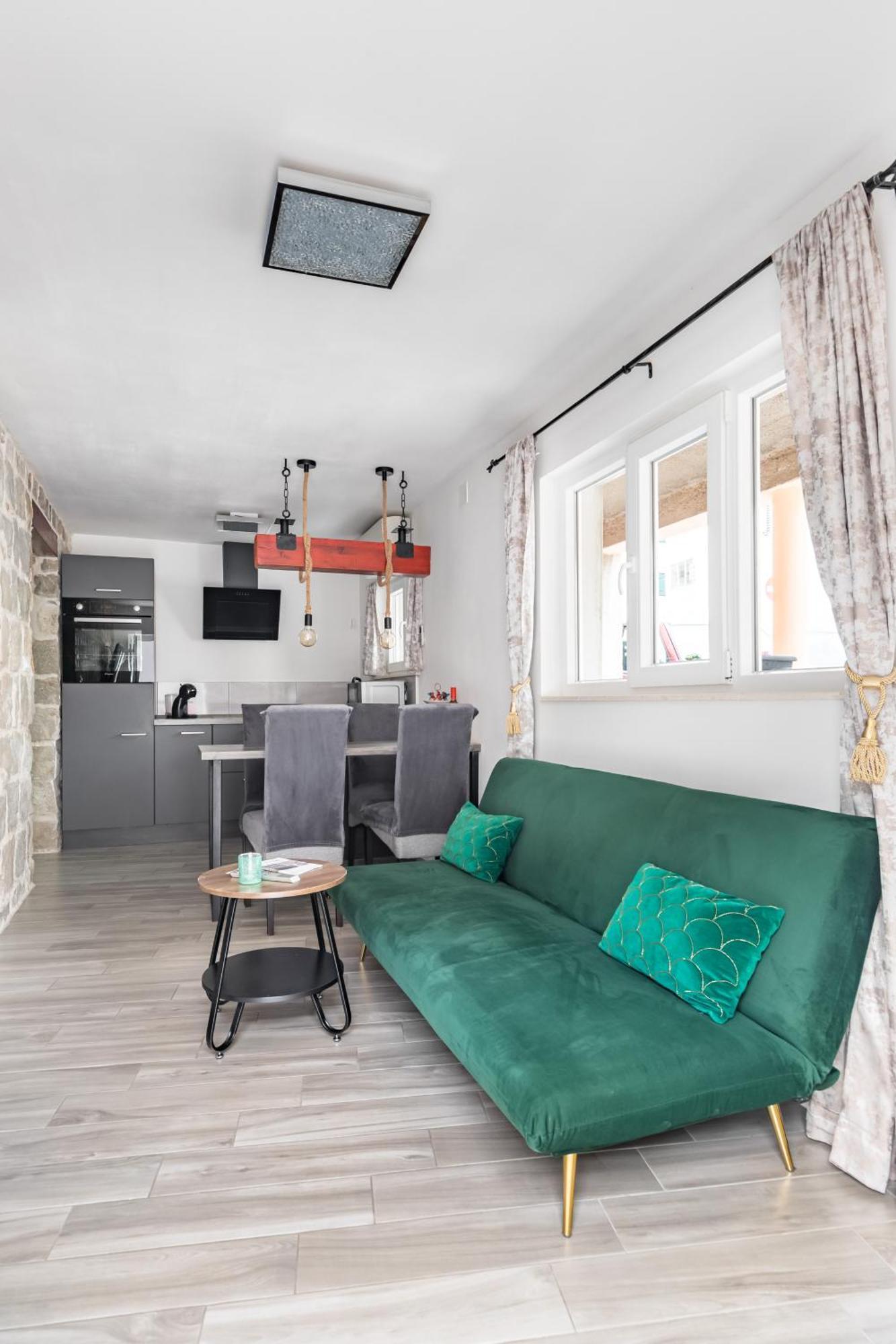 Heritage Apartman Geza In Centar With Private Parking Kaštela Zewnętrze zdjęcie