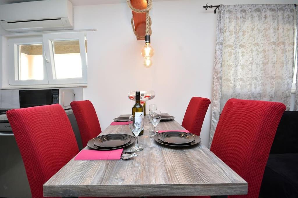 Heritage Apartman Geza In Centar With Private Parking Kaštela Zewnętrze zdjęcie